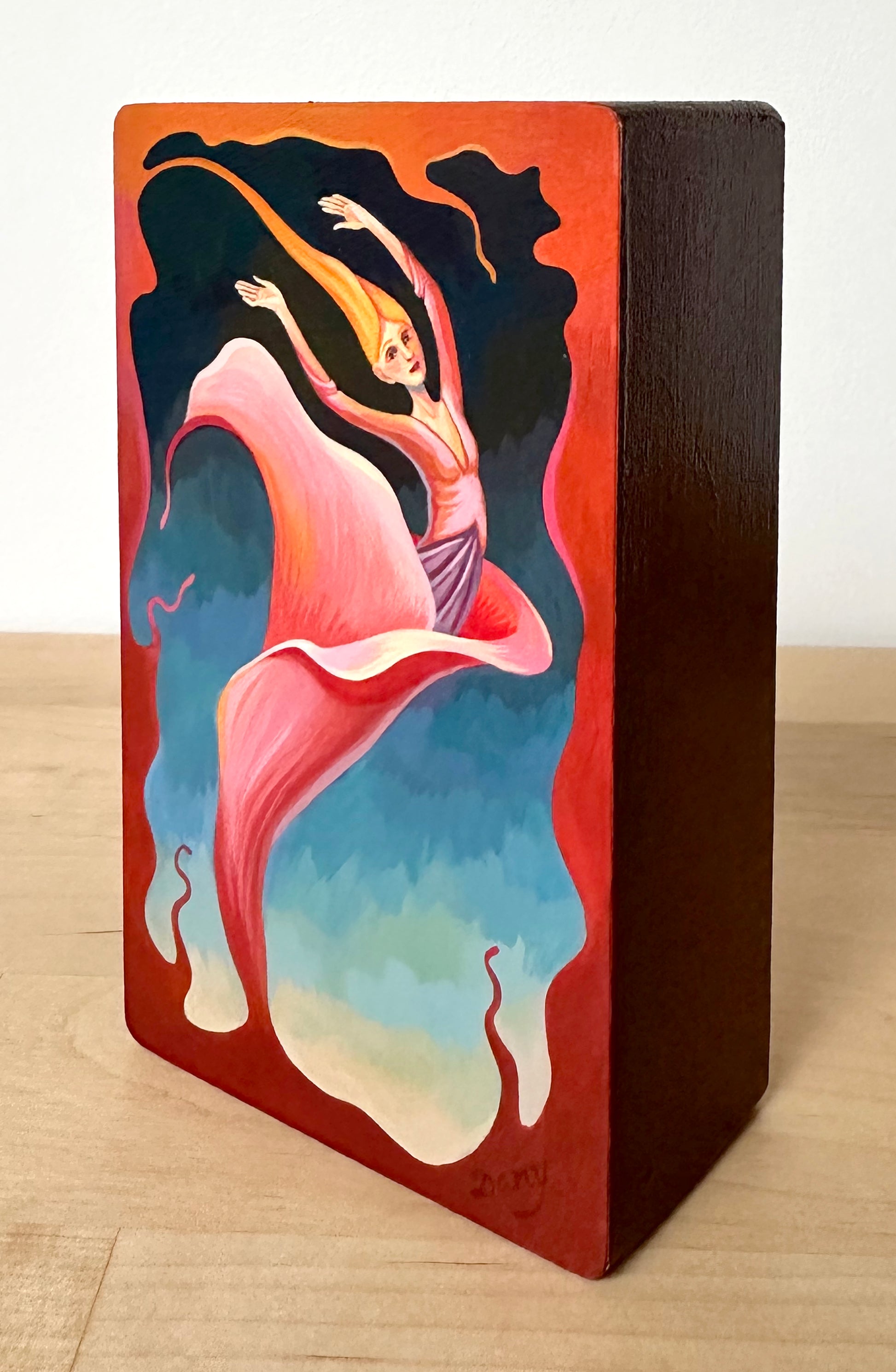 This is a side image to show that the edges and sides of the piece are painted and varnished.